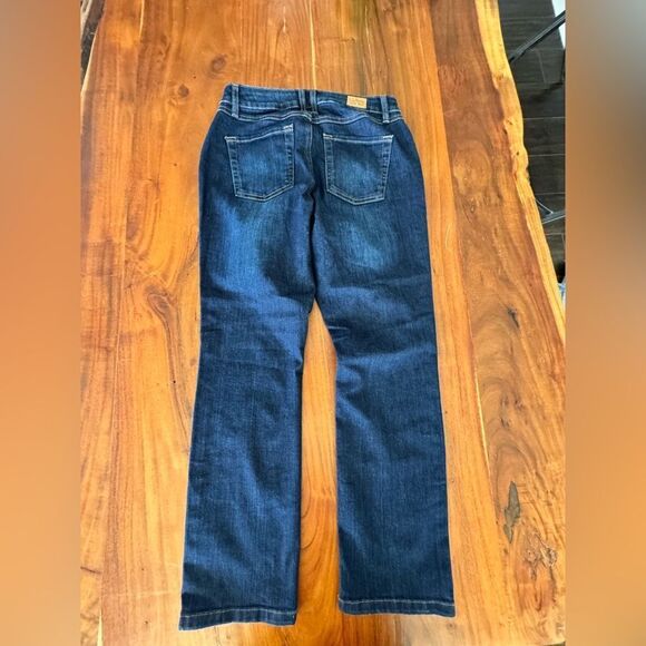 LL BEAN Women's BeanFlex Jeans, Mid-Rise Straight-Leg sz 8P - Picture 2 of 9